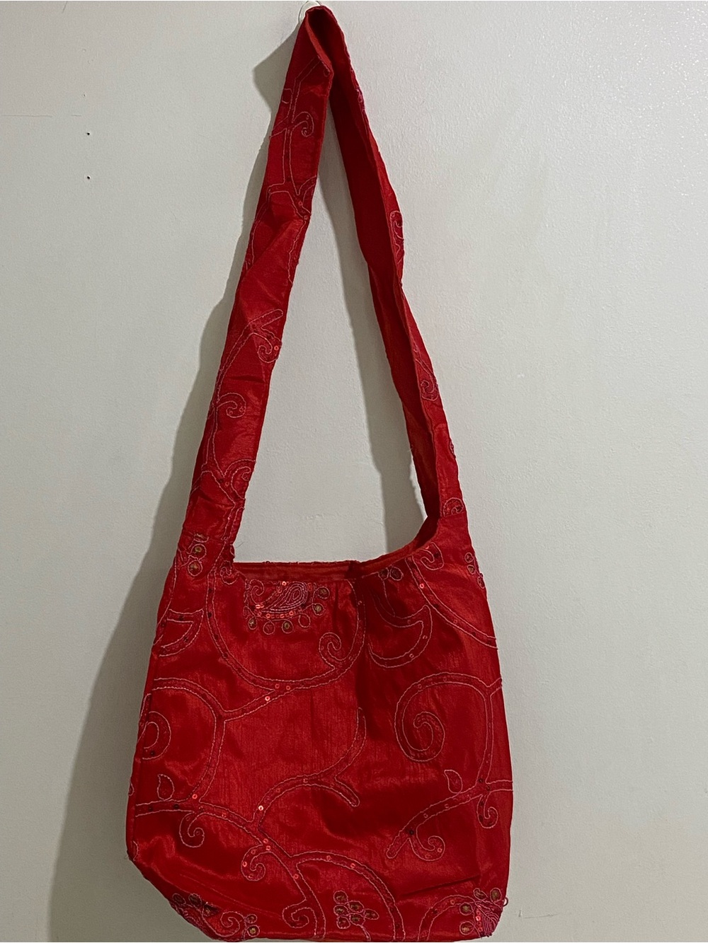 Women’s Boho Travel Red Sequins Embroidered Shoulder Bag